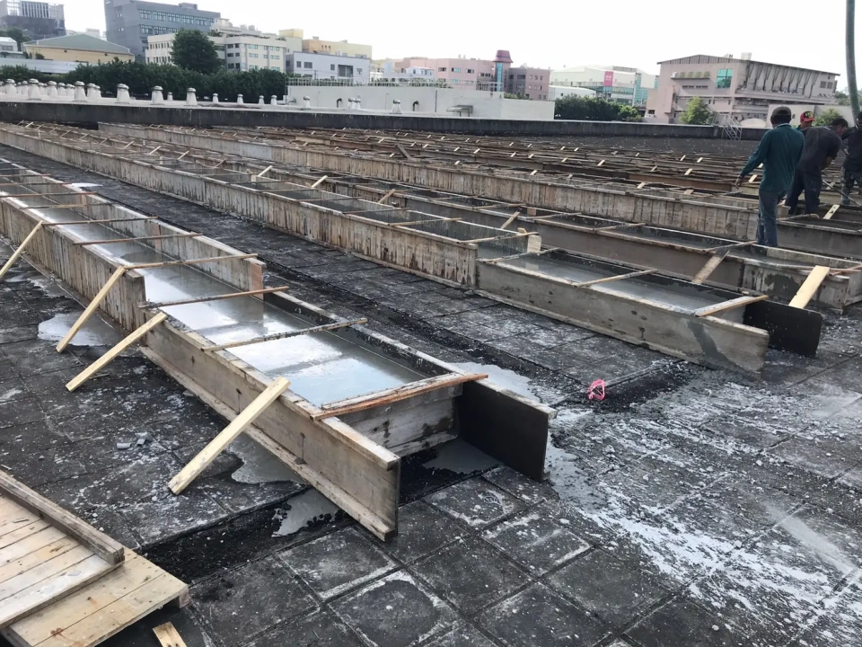 台中酒廠二期1037.88kW屋頂型太陽能案場實景圖4