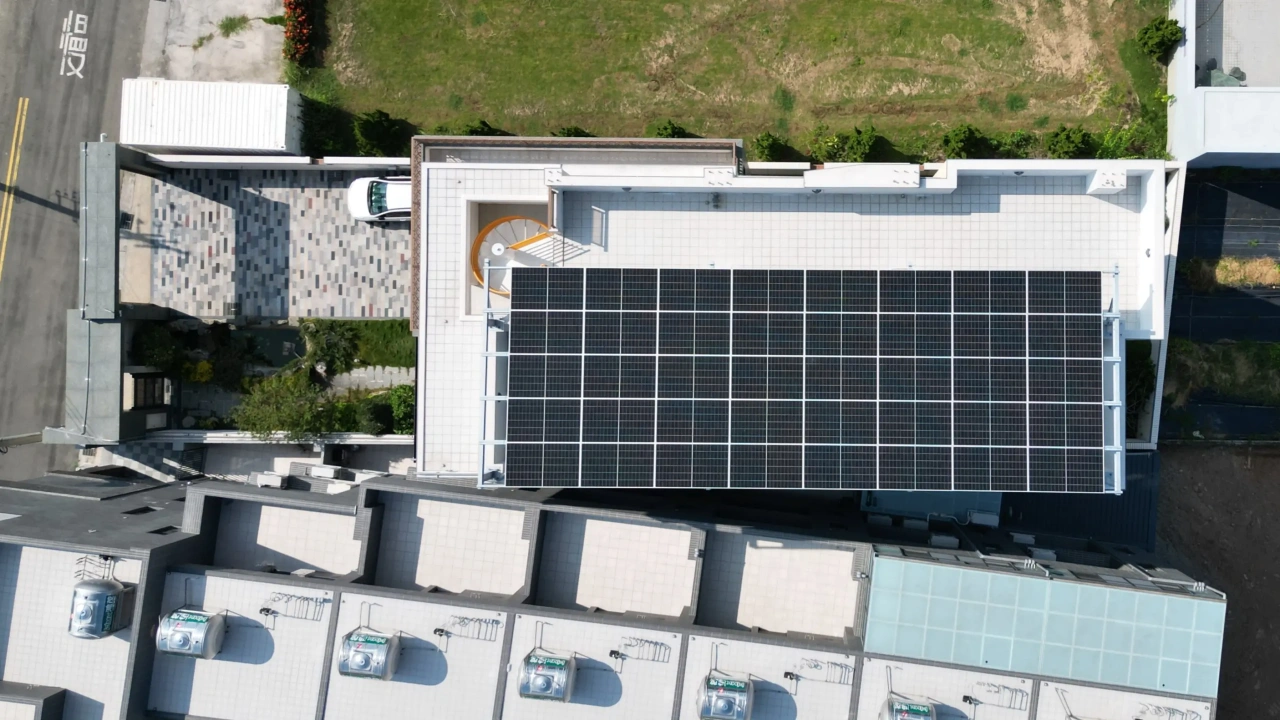 台中市梧棲區19.8kW屋頂棚架式太陽能發電系統工程實績