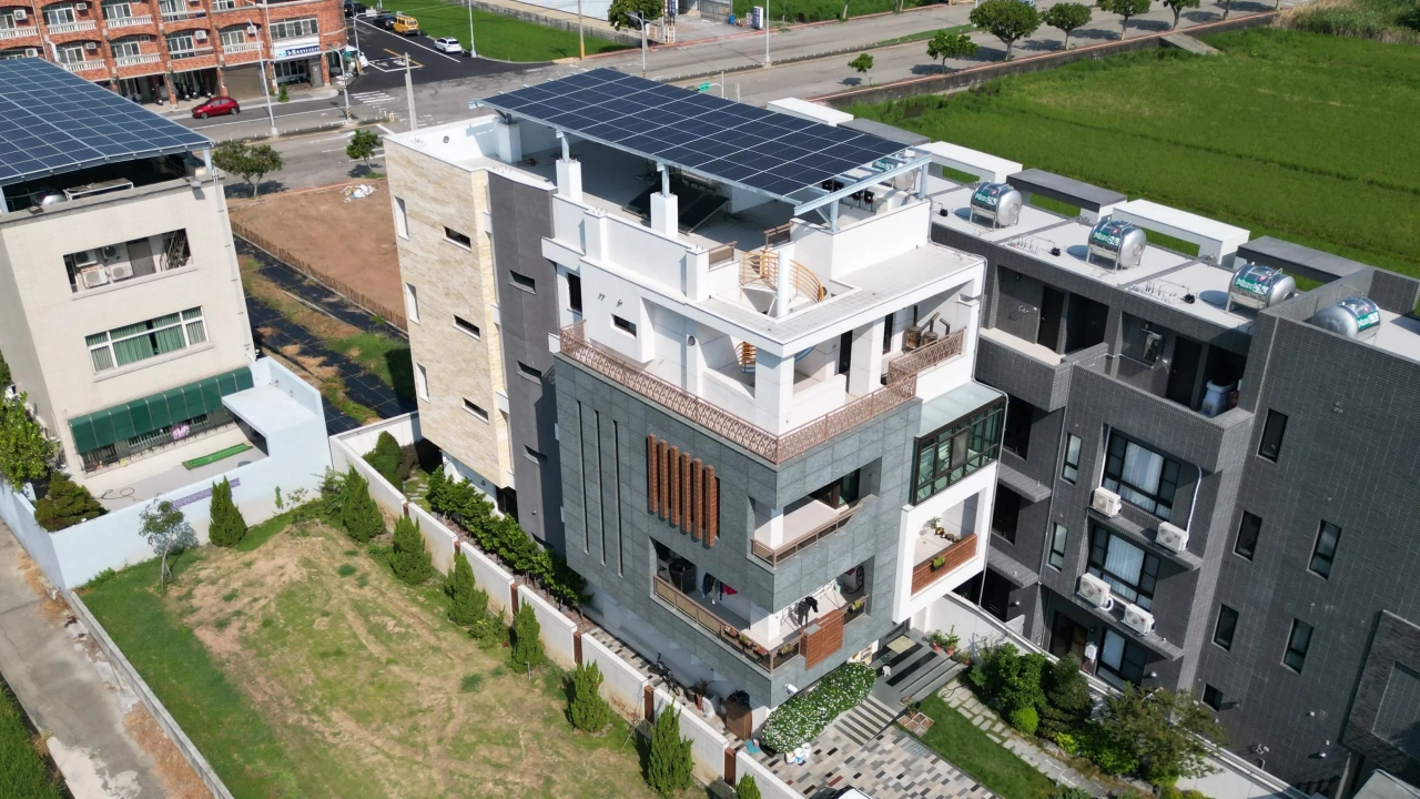 台中市梧棲區19.8kW屋頂棚架式太陽能發電系統工程實績