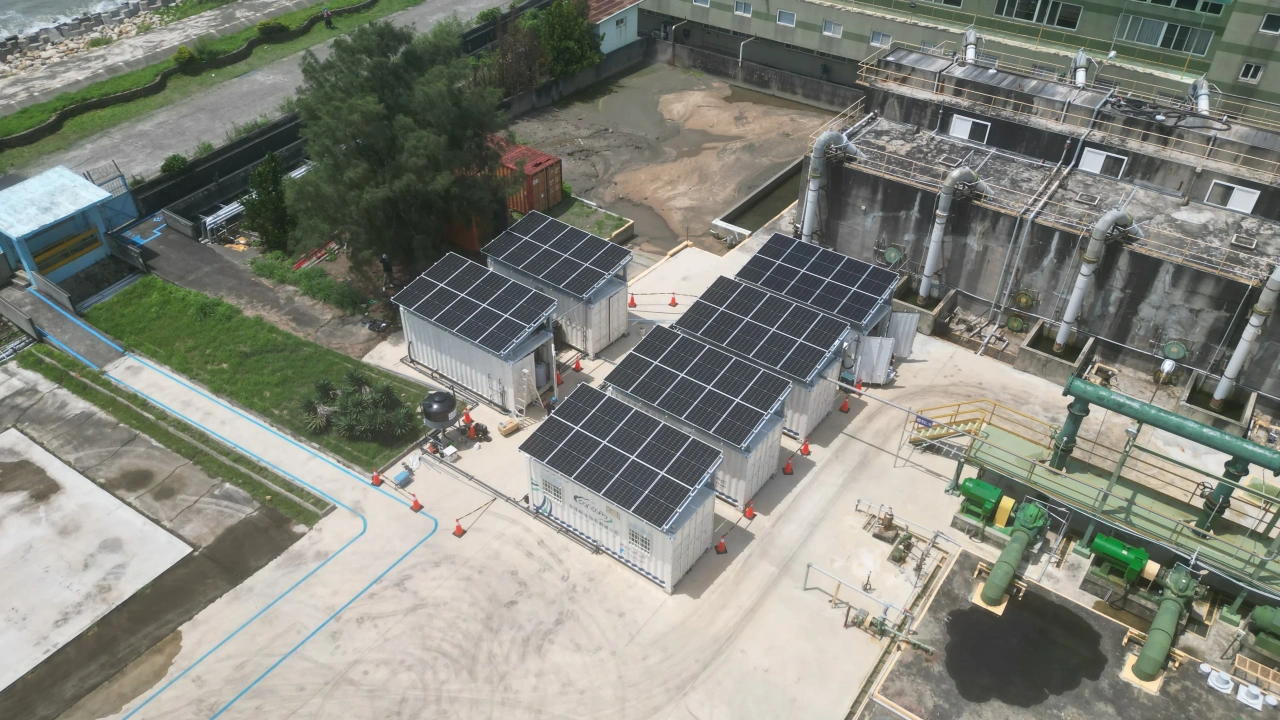 苗栗通霄貨櫃上方26.1kW太陽能系統與儲能海水淡化設備
