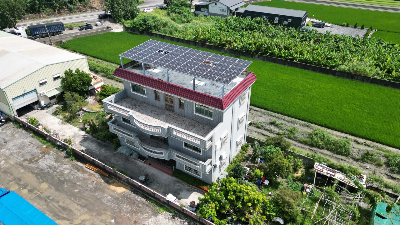 雲林西螺鎮住宅屋頂19.76kW太陽能案場實景圖2