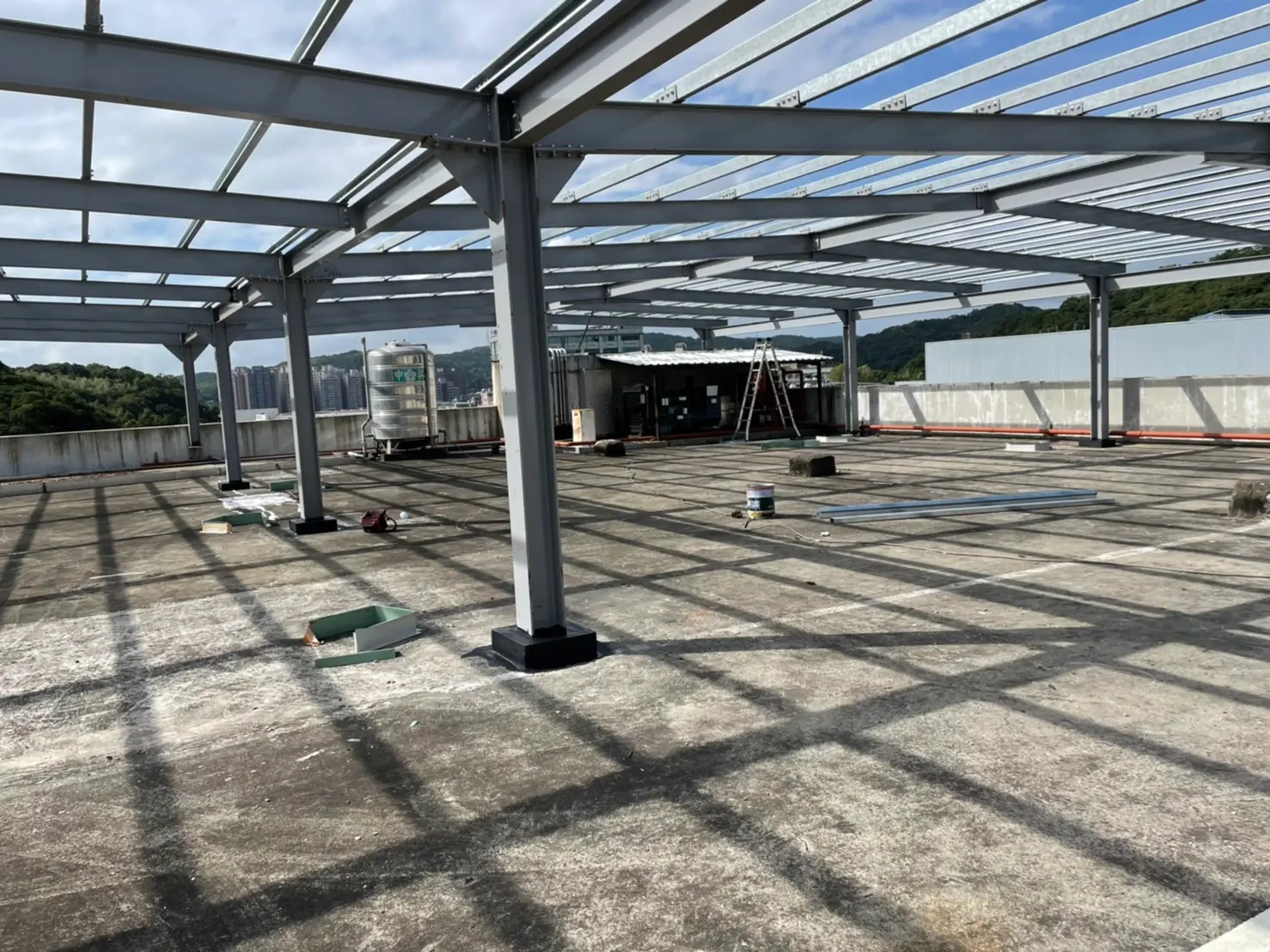 日也機械桃園林口倉儲屋頂126.62kW太陽能案場實景圖4