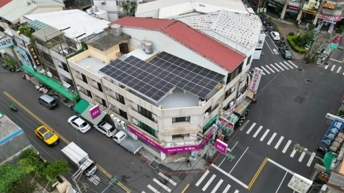台中北屯美聯社便利商店屋頂19.875kW太陽能案場實景圖