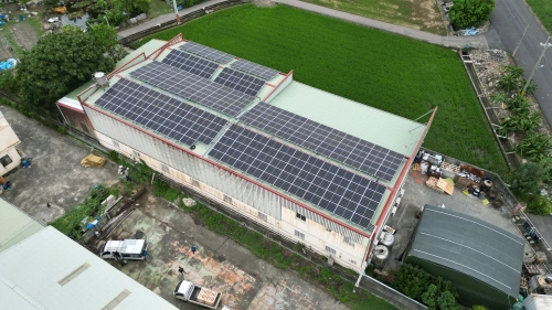 台中大肚特登工廠99.94kW屋頂型太陽能案場實景圖