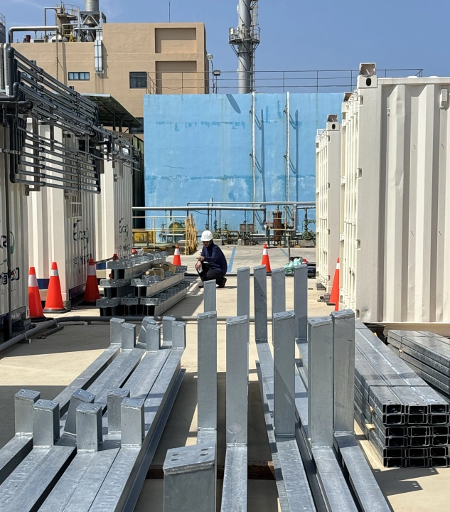 苗栗通霄貨櫃上方26.1kW太陽能系統與儲能海水淡化設備